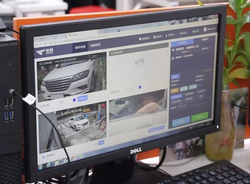 一輛無牌車通過云坐席登記 開閘進(jìn)場