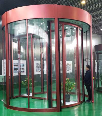 圖2 危險區(qū)夾人后展箱回縮狀態(tài)