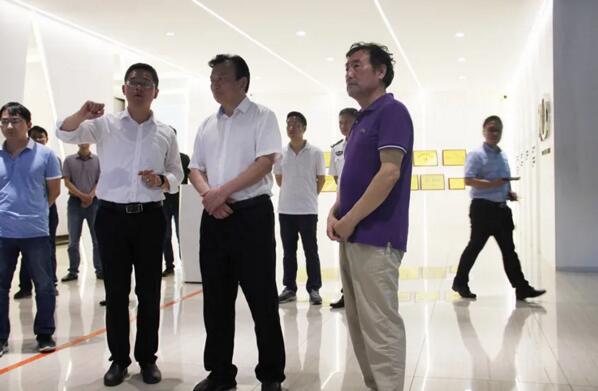 南昌市副市長、公安局局長萬秀奇聽取百勝平臺建設情況