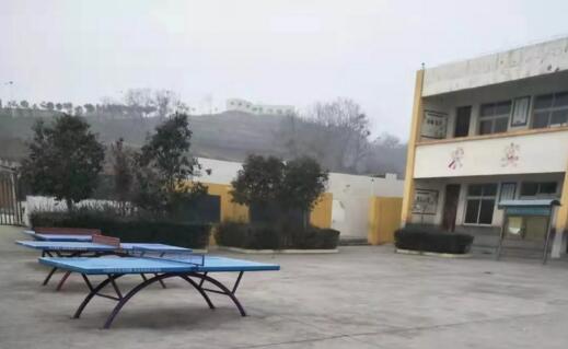 河南省禹州市方山鎮(zhèn)堅朗希望小學(xué)原貌