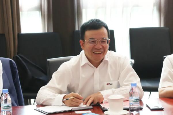 傅利泉董事長現(xiàn)場(chǎng)發(fā)言