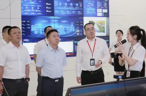 中國電信集團副總經(jīng)理劉桂清一行參觀大華展廳