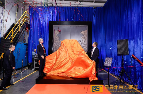 HTA100入戶門面世