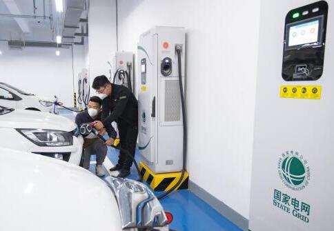 充電樁可以“私人訂制”啦！江蘇打通居住區(qū)充電設施接電“最后一百米”