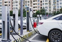 充電站如何選址？既要考慮客流，更不能碰紅線！