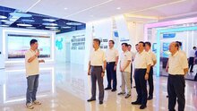 江西省委常委、常務(wù)副省長任珠峰蒞臨百勝智能調(diào)研