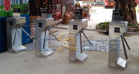 門禁人臉識別閘機需要具備的功能