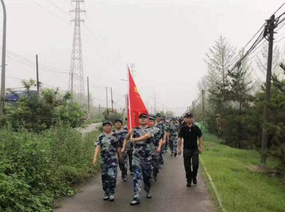 “熔爐之煉，再現(xiàn)鐵軍” 記陽光海天軍事訓(xùn)練營&半年度會(huì)議