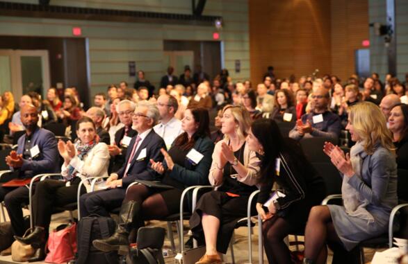 世界銀行交通年會現(xiàn)場的專家對AIpark（愛泊車）的技術(shù)和理念表達(dá)認(rèn)同