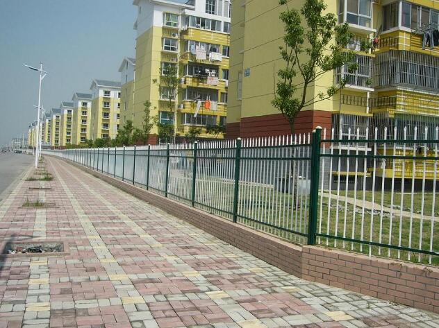 鍍鋅噴塑護(hù)欄