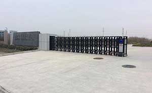 上方電子設(shè)備有限公司伸縮門案例 - 中出網(wǎng)-智能出入口與停車充電門戶