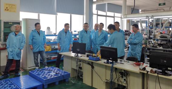 全體經銷商參觀了南寧生產中心