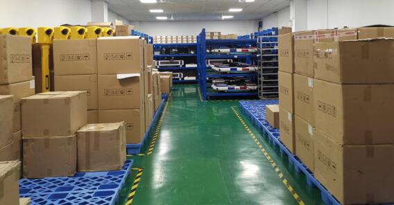 全體經銷商參觀了南寧生產中心