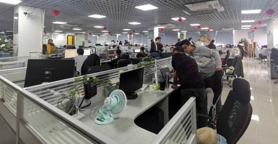 全體經銷商參觀了南寧研發(fā)中心