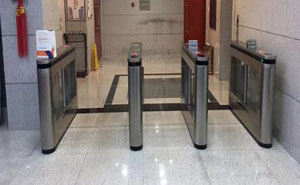 中國(guó)石化廣州分公司辦公大樓速通門(mén)擺閘門(mén)禁系統(tǒng)案例