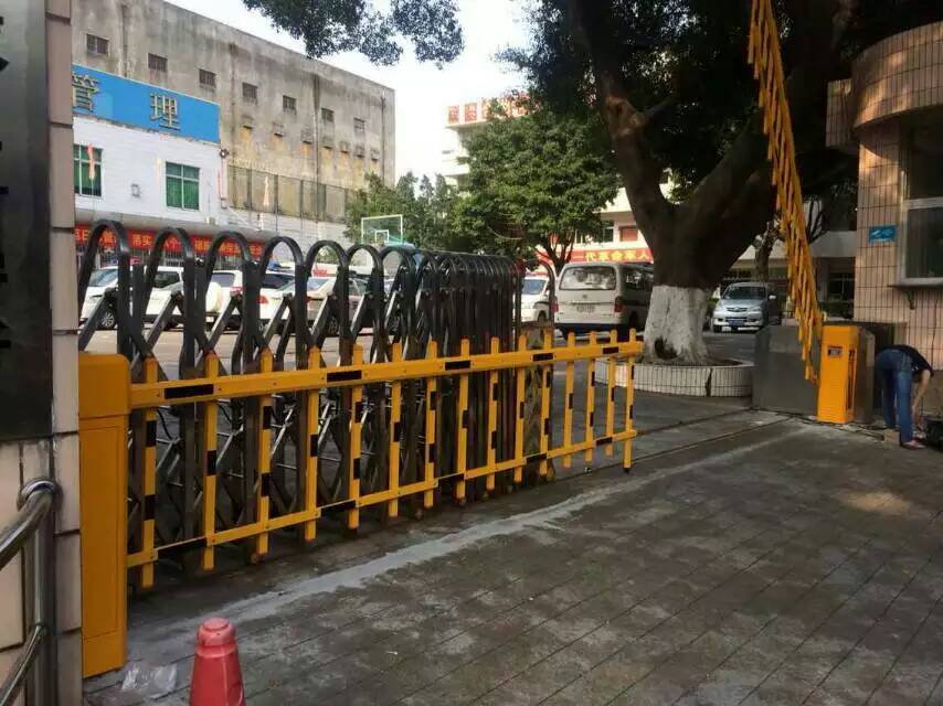 佛山市武警中隊(duì)柵欄道閘案例 - 中出網(wǎng)-智能出入口與停車充電門戶