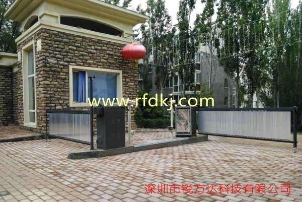 北京八達嶺清涼盛景別墅車牌識別+商業(yè)廣告道閘案例 - 中出網(wǎng)-智能出入口與停車充電門戶