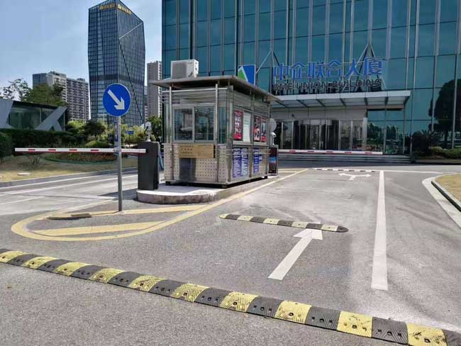 上海中企聯(lián)合大廈守護(hù)者道閘案例 - 中出網(wǎng)-智能出入口與停車充電門戶