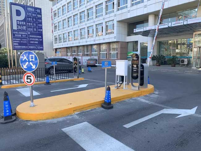 大連市第五人民醫(yī)院華睿智興智能停車管理系統(tǒng)案例 - 中出網(wǎng)-智能出入口與停車充電門戶