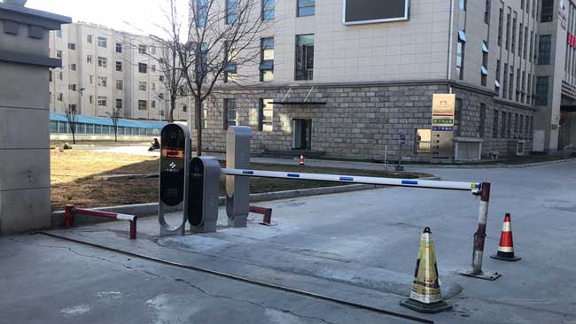 西藏自治區(qū)人民醫(yī)院華睿智興智能停車(chē)管理系統(tǒng)案例 - 中出網(wǎng)-智能出入口與停車(chē)充電門(mén)戶