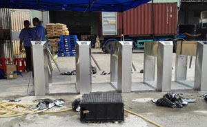 廣東建榮電子塑膠有限公司通道閘案例