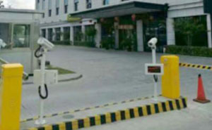 上海森景大酒店車牌識別系統案例 - 中出網-智能出入口與停車充電門戶