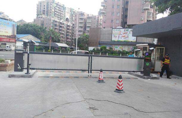 佛山寶鼎產(chǎn)業(yè)園道閘案例 - 中出網(wǎng)-智能出入口與停車充電門戶