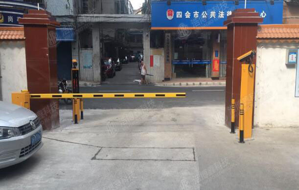 肇慶市四會市公安局巡警大隊(duì)車牌識別系統(tǒng)案例 - 中出網(wǎng)-智能出入口與停車充電門戶