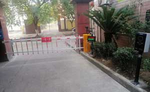 四川隆昌市東方花園車牌識(shí)別案例