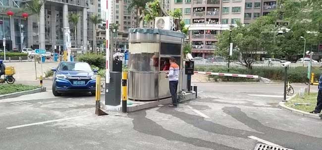 深圳中心公園車牌識別系統(tǒng)案例 - 中出網(wǎng)-智能出入口與停車充電門戶