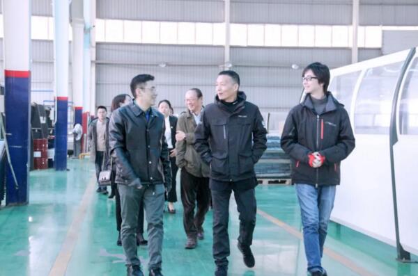 江西省通信學(xué)會領(lǐng)導(dǎo)及企業(yè)家領(lǐng)導(dǎo)一行對百勝未來的發(fā)展寄予厚望