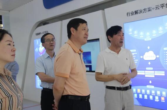 建設(shè)銀行江西省分行副行長彭家彬一行到訪百勝智能