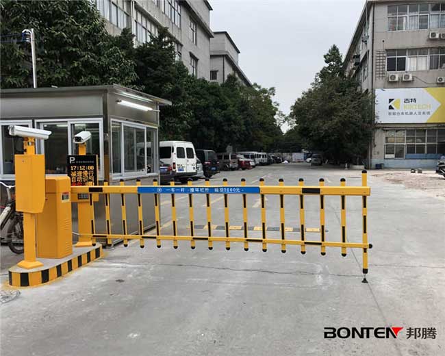 芳村工業(yè)邨車牌識(shí)別系統(tǒng)案例 - 中出網(wǎng)-智能出入口與停車充電門戶