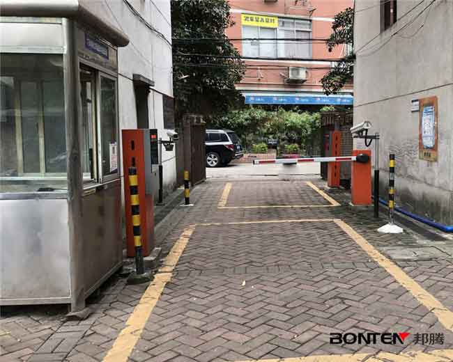 廣東水利電力職業(yè)技術(shù)學(xué)院車牌識別系統(tǒng)案例 - 中出網(wǎng)-智能出入口與停車充電門戶