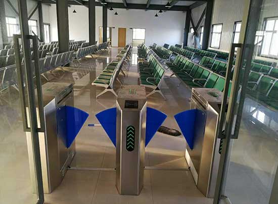 湖北省荊州市安通駕校通道閘案例 - 中出網-智能出入口與停車充電門戶