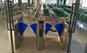 湖北省荊州市安通駕校通道閘案例