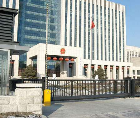 吉林省高級人民法院-懸浮門案例 - 中出網(wǎng)-智能出入口與停車充電門戶