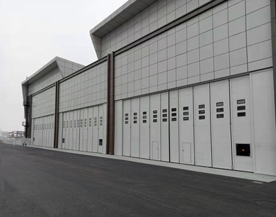 折疊式機(jī)庫(kù)大門