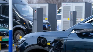 充電量破1.23億千瓦時，國慶中秋假期全國高速新能源汽車充電數(shù)據(jù)出爐，星星充電全力保供