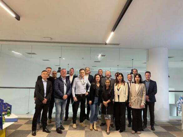 參觀訪問團(tuán)