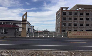 新疆金粒源農(nóng)業(yè)科技開發(fā)有限公司伸縮門工程案例 - 中出網(wǎng)-智能出入口與停車充電門戶