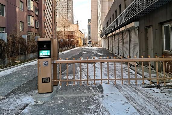 騰威車牌識別變頻道閘一體機