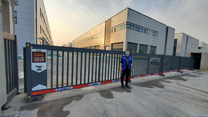 分段平移門(mén)-新鄉(xiāng)高新發(fā)展有限公司-西門(mén) - 中出網(wǎng)-智能出入口與停車充電門(mén)戶