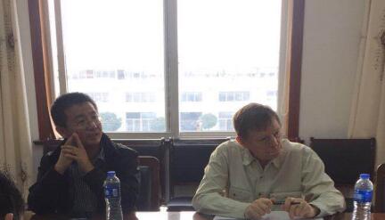 英國知名的鍍鋅專家、國際鍍鋅協(xié)會顧問及華南理工大學材料學教授來江蘇國強考察