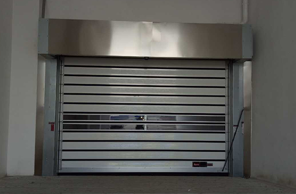 寧夏中房渦輪硬質(zhì)快速門 - 中出網(wǎng)-智能出入口與停車充電門戶