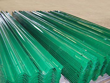 鍍鋅加噴塑護(hù)欄板