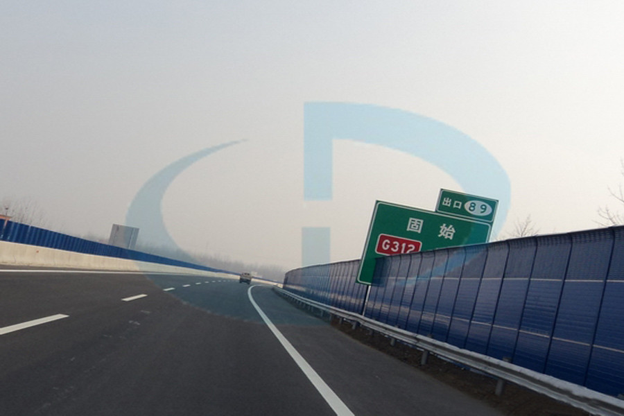 淮固高速公路護欄案例 - 中出網(wǎng)-智能出入口與停車充電門戶