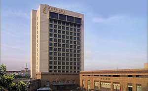 合肥元一希爾頓酒店自動(dòng)門案例 - 中出網(wǎng)-智能出入口與停車充電門戶