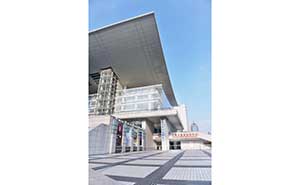 上海大劇院自動(dòng)門案例