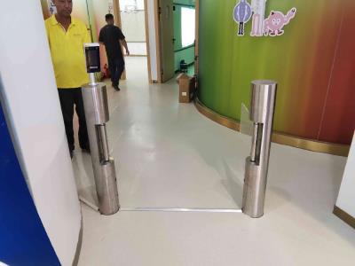 某游樂(lè)場(chǎng)人臉識(shí)別擺閘 - 中出網(wǎng)-智能出入口與停車(chē)充電門(mén)戶